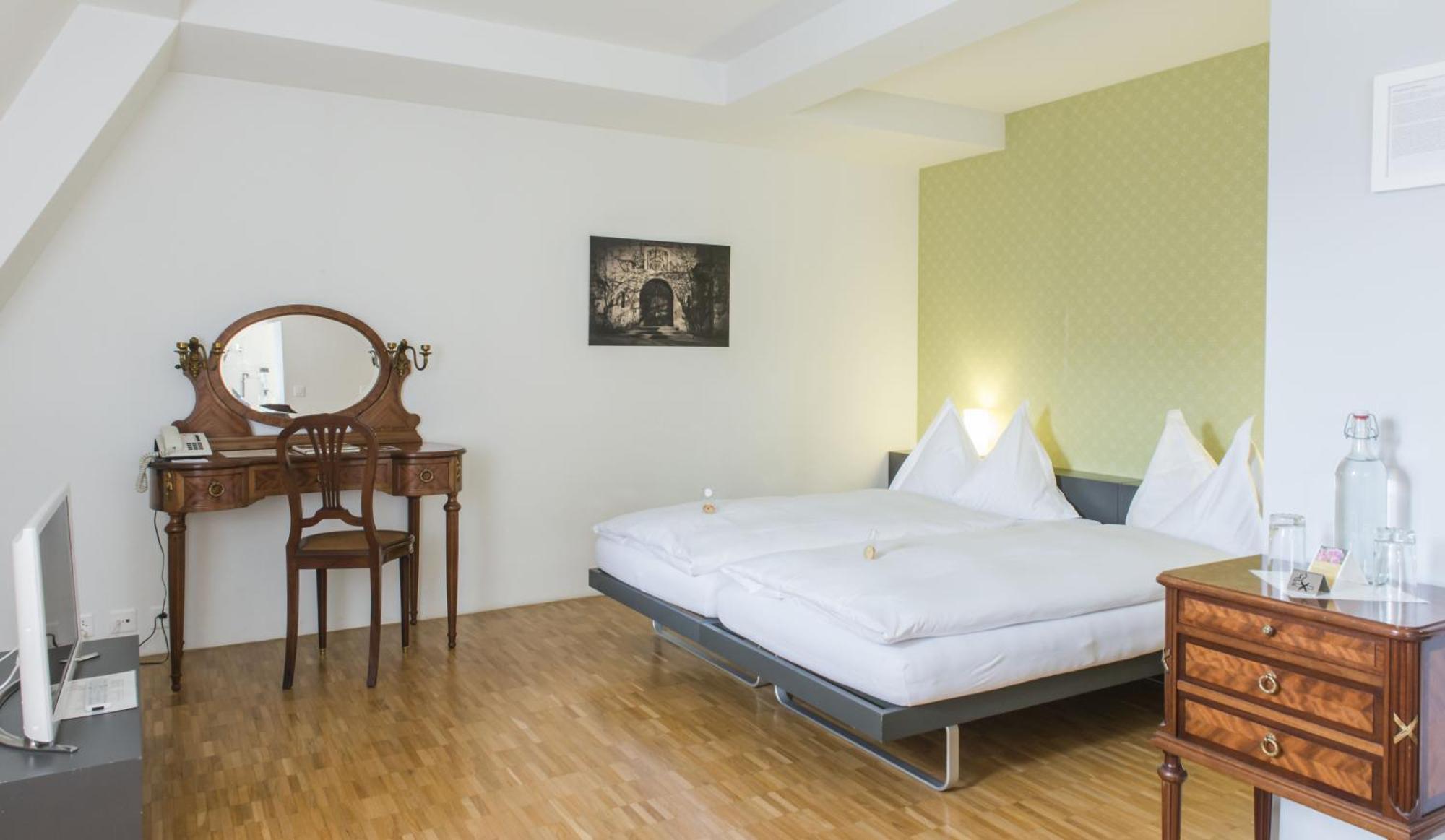 מורטן Schloss Muenchenwiler מראה חיצוני תמונה