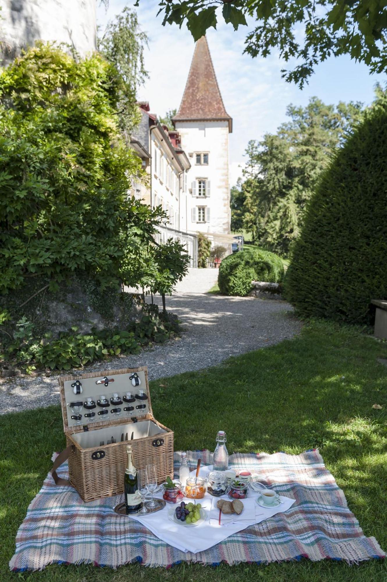 מורטן Schloss Muenchenwiler מראה חיצוני תמונה