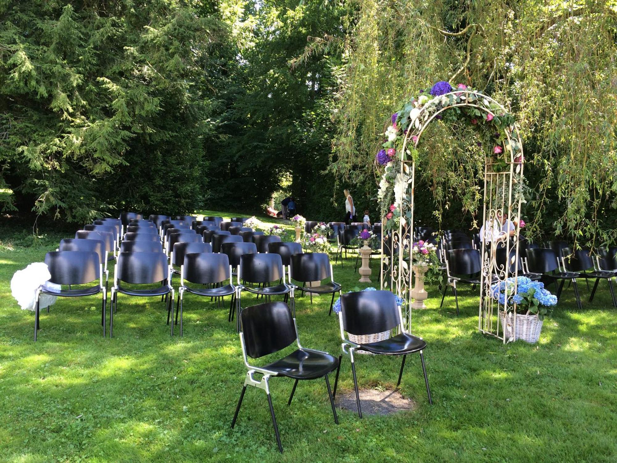 מורטן Schloss Muenchenwiler מראה חיצוני תמונה