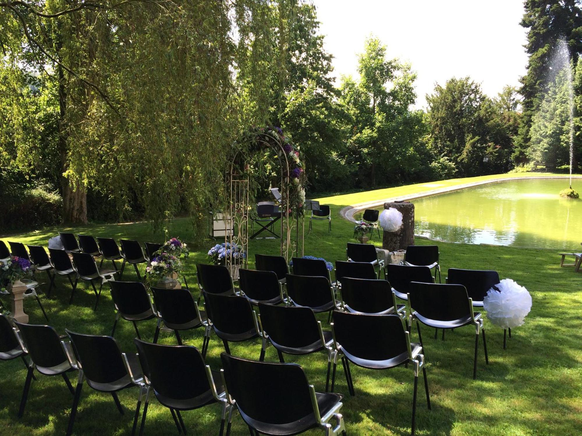 מורטן Schloss Muenchenwiler מראה חיצוני תמונה