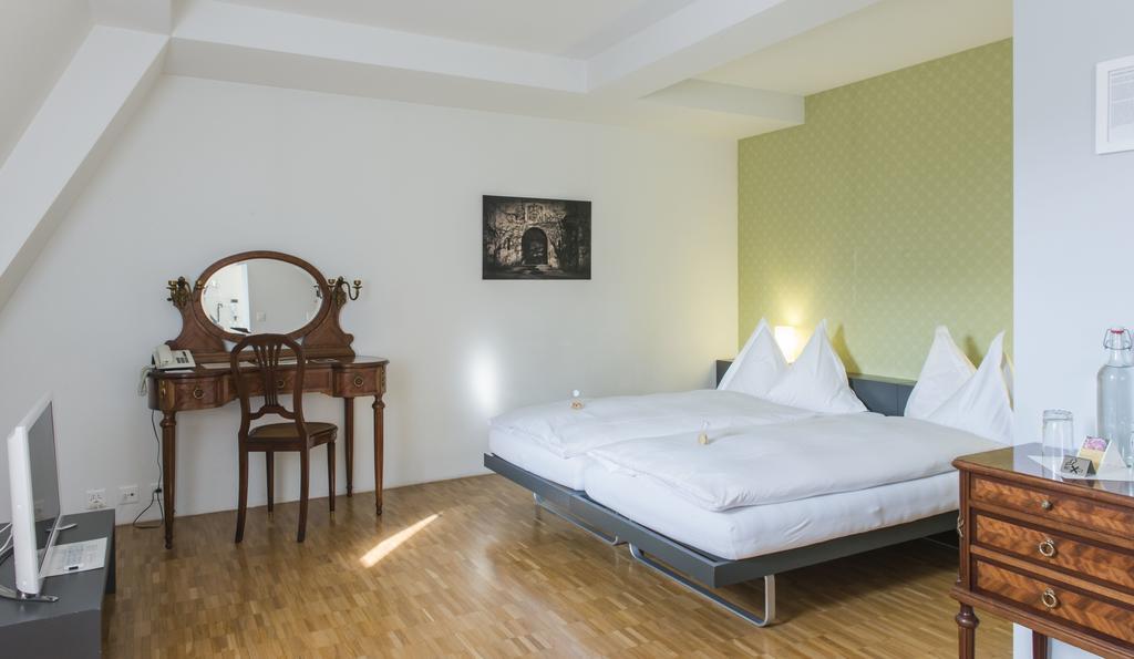 מורטן Schloss Muenchenwiler חדר תמונה